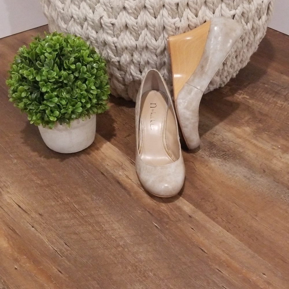 Nicole Miller Wedge Size 8